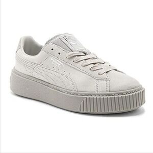⭐️40% Off⭐️ Puma Basket in Grigio Chiaro (Light Grey) Platform Sneakers